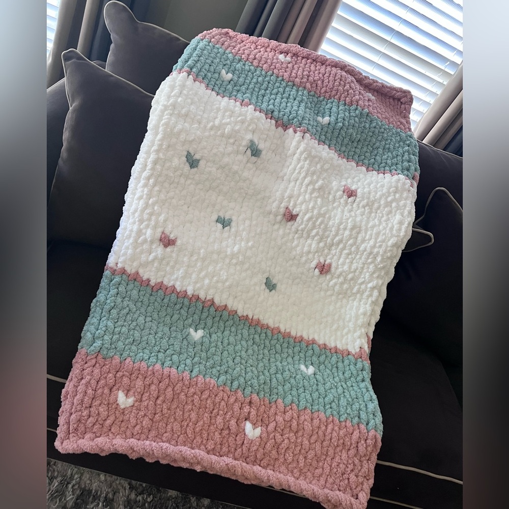 Handmade Pink and Baby Green Chunky Knitted Blanket - Picture 2 of 7